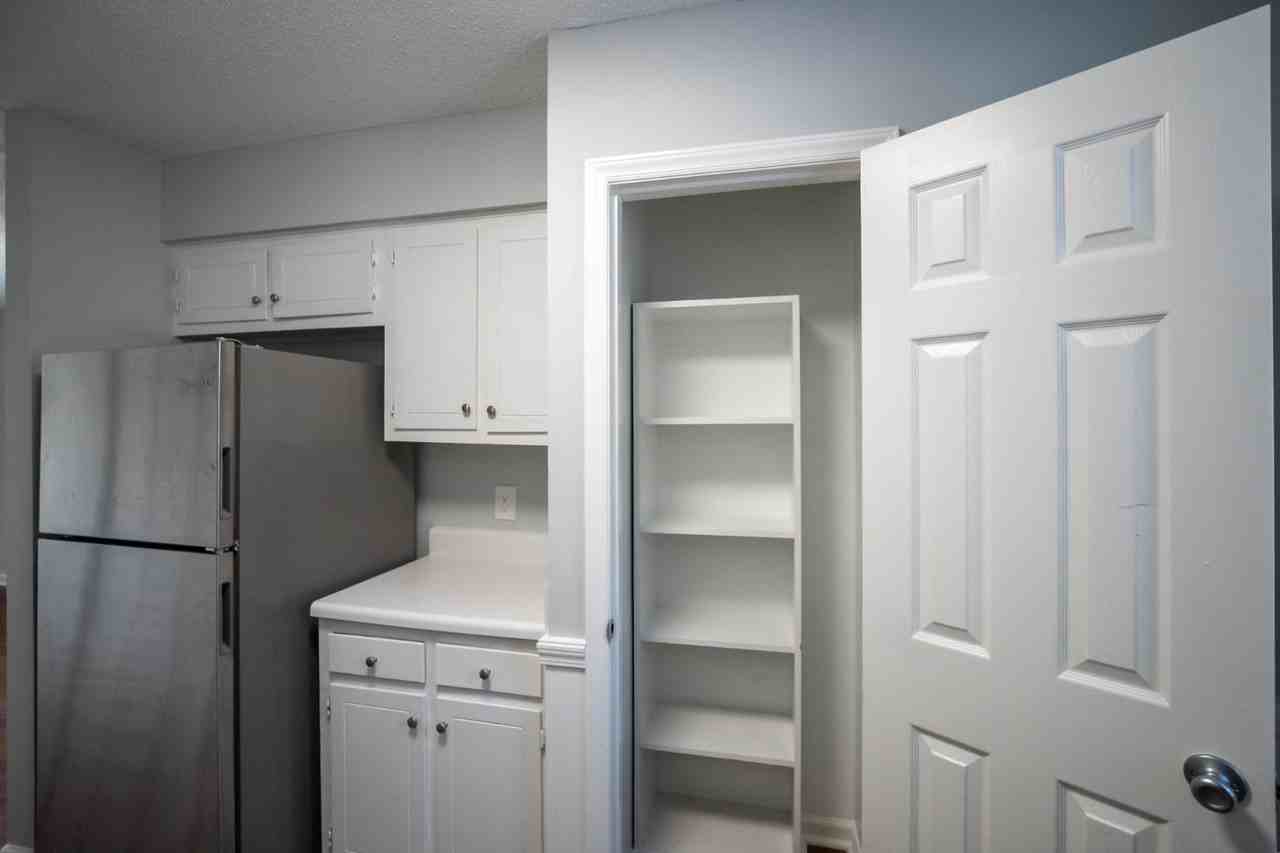 944 Bonham Ave - Photo 7 of 30