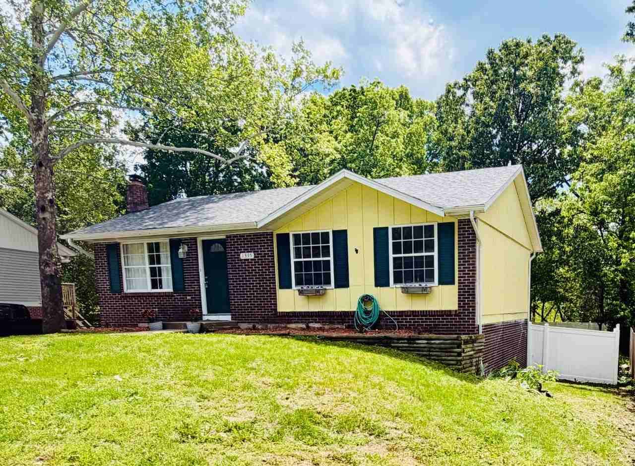 1335 Grandview Dr - Photo 2 of 20