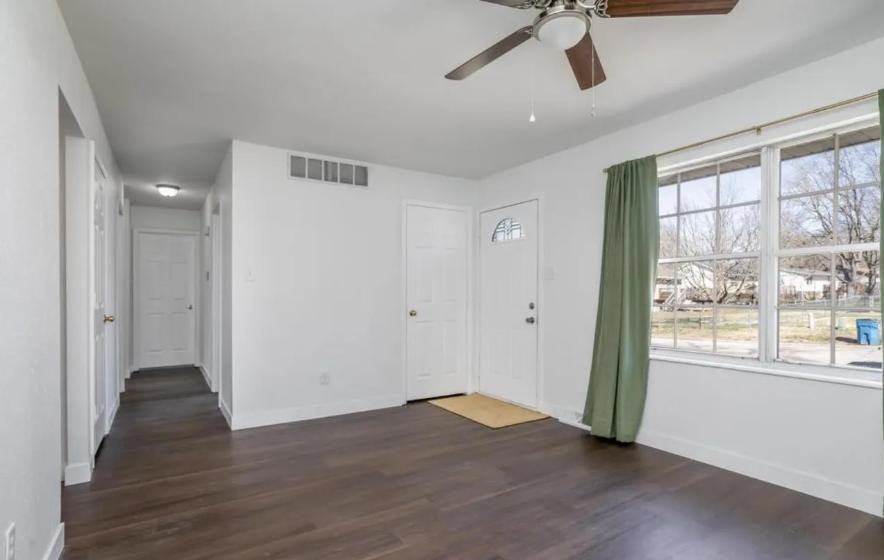 1335 Grandview Dr - Photo 5 of 20