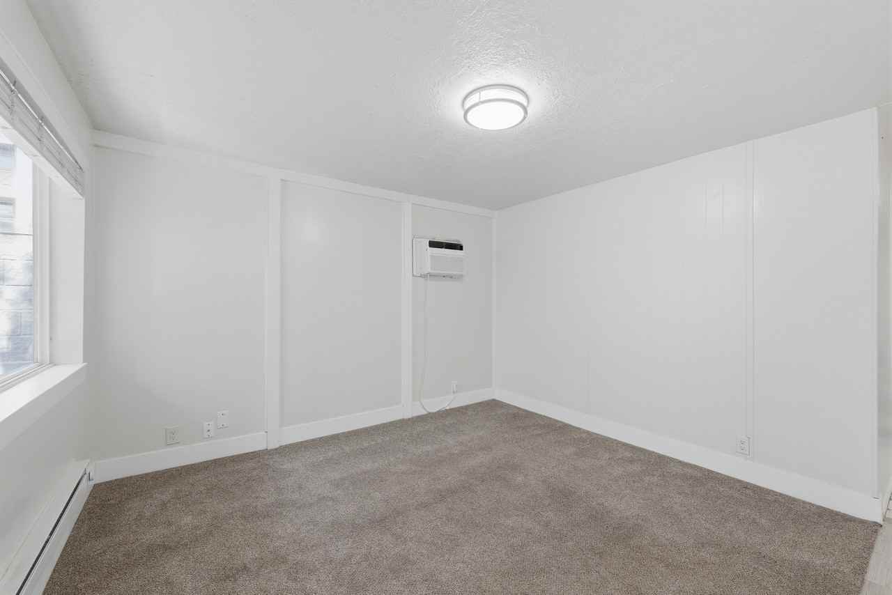 831 W Lennox St - Photo 4 of 14