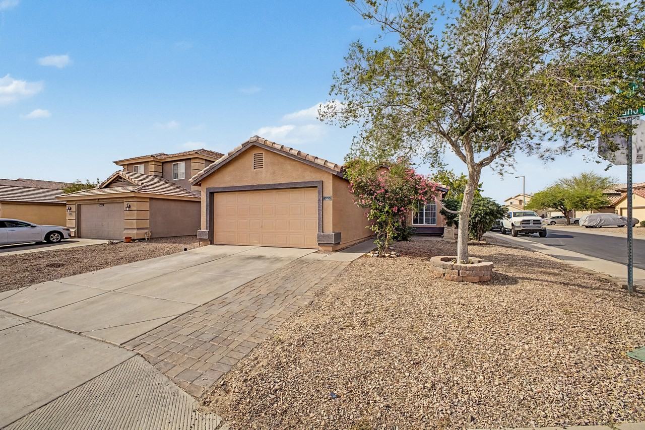 21990 W Solano Dr #1 - Photo 3 of 30