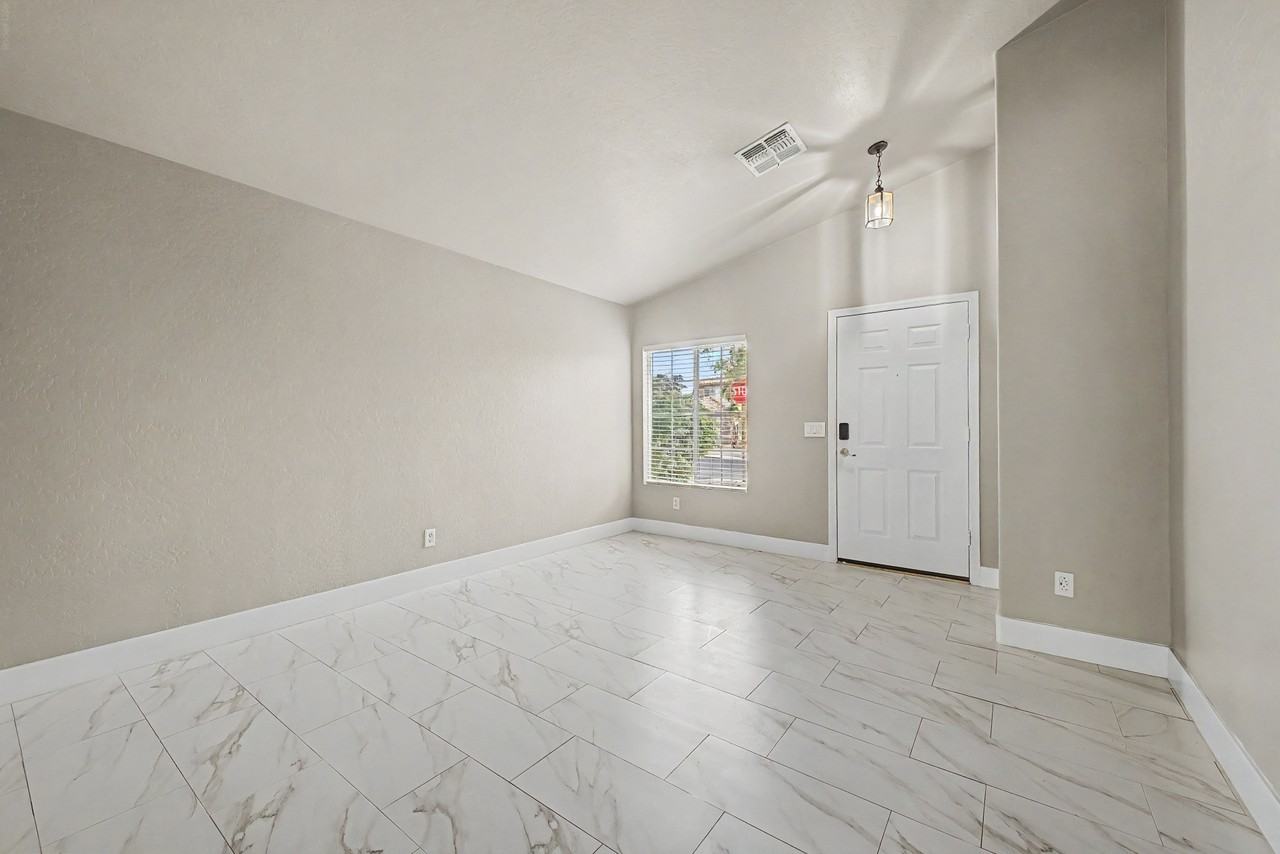 21990 W Solano Dr #1 - Photo 7 of 30