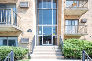 3204 Mozart Ave - Photo 1 of 1