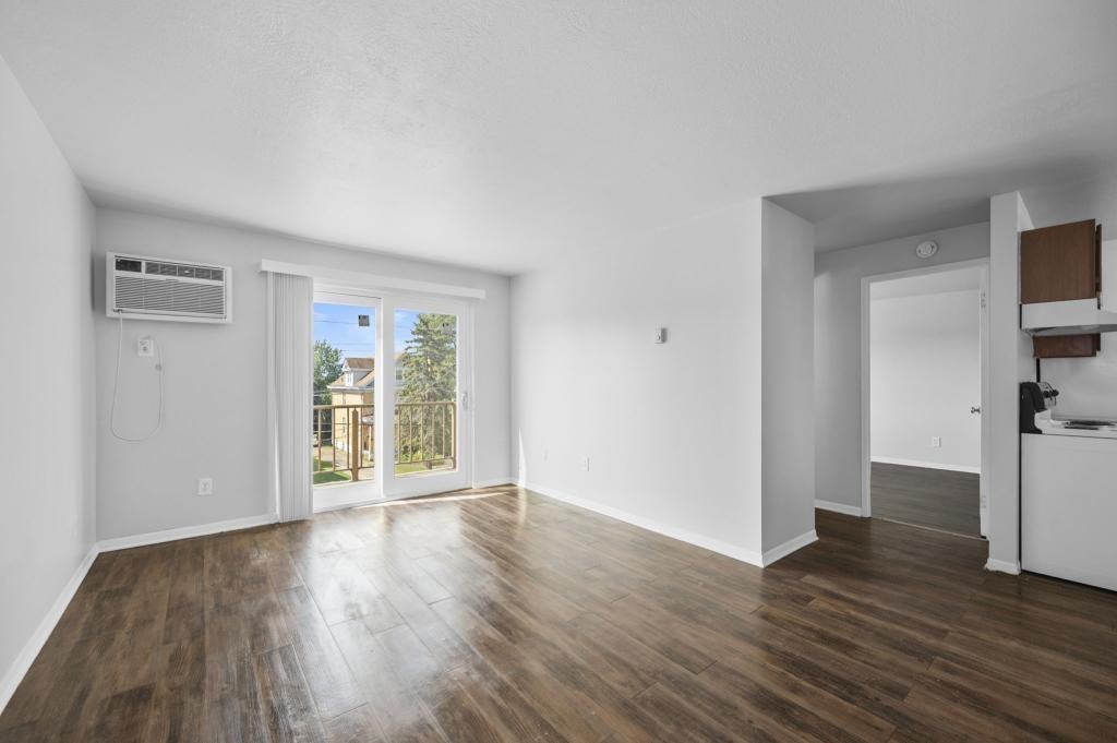 3206 Mozart Ave - Photo 5 of 18