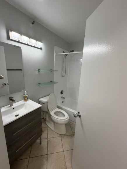 3660 North Lake Shore Drive - Photo 5 of 14
