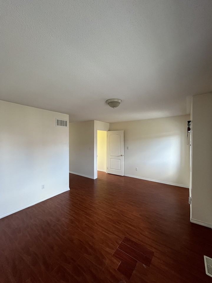 The Pond Rd & Leitch Ave #10 - Photo 5 of 19