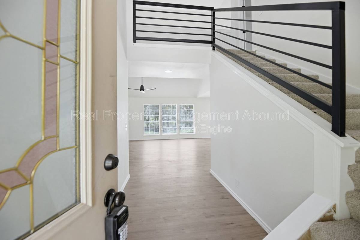 18520 S Yale Ave - Photo 3 of 10