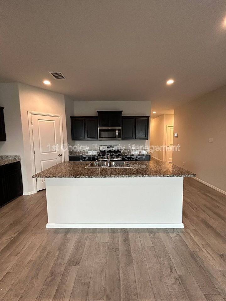 6221 Weaving Loom Way - Photo 3 of 10