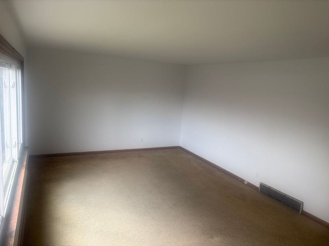 92 Lasalle Ave - Photo 2 of 13