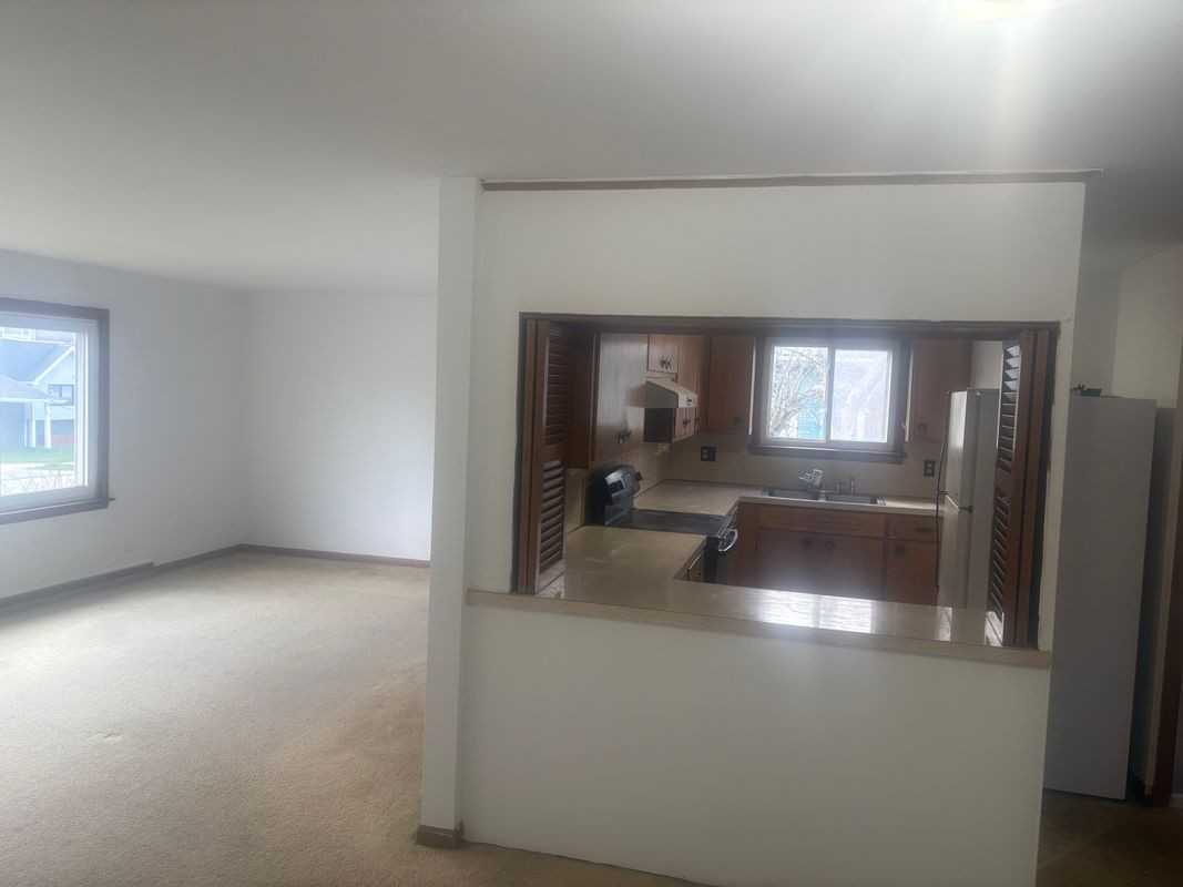 92 Lasalle Ave - Photo 3 of 13