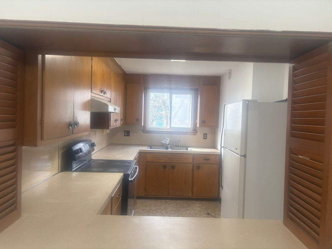 92 Lasalle Ave - Photo 4 of 13