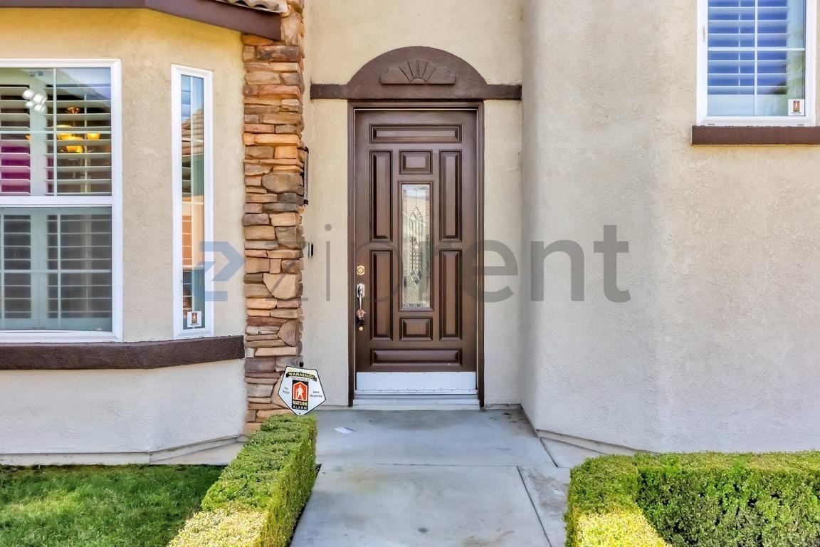 5743 W Chennault Ave - Photo 7 of 49