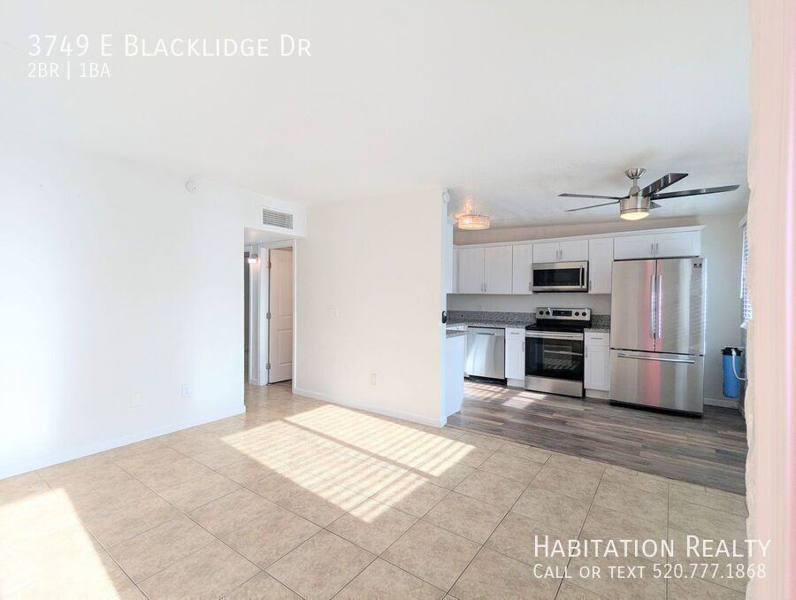 3749 E Blacklidge Dr - Photo 2 of 11
