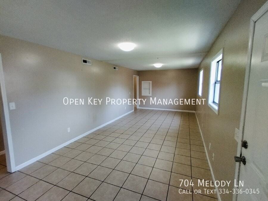 704 Melody Ln - Photo 3 of 12