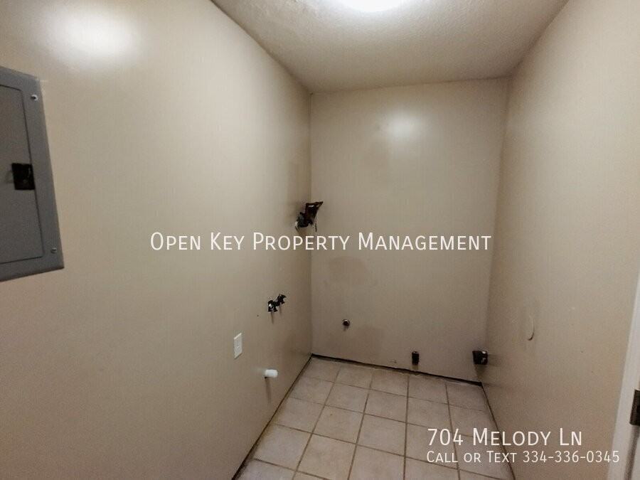 704 Melody Ln - Photo 6 of 12