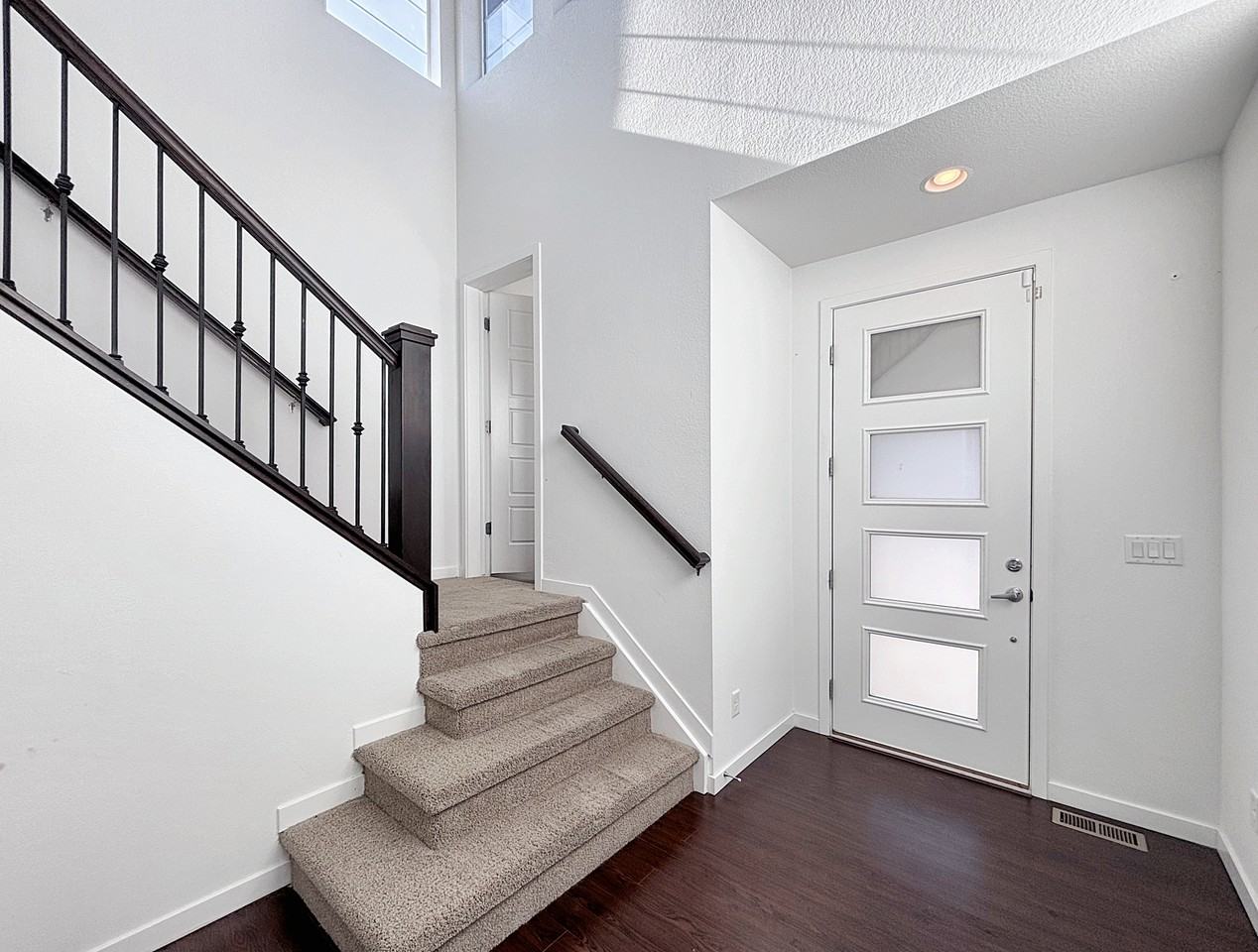 11096 Watermark St - Photo 2 of 29
