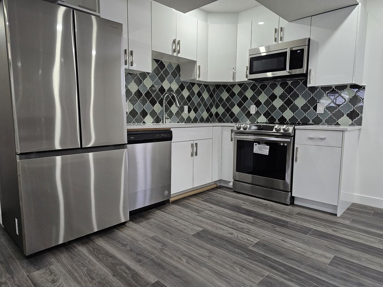 4262 Charles Close Sw - Photo 3 of 18