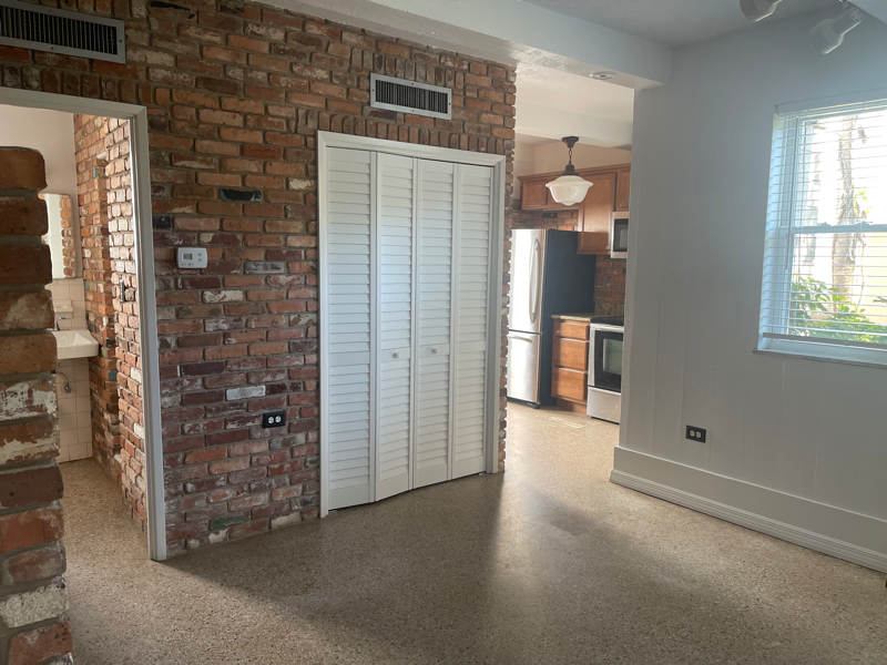 912 N Grandview Ave - Photo 2 of 11