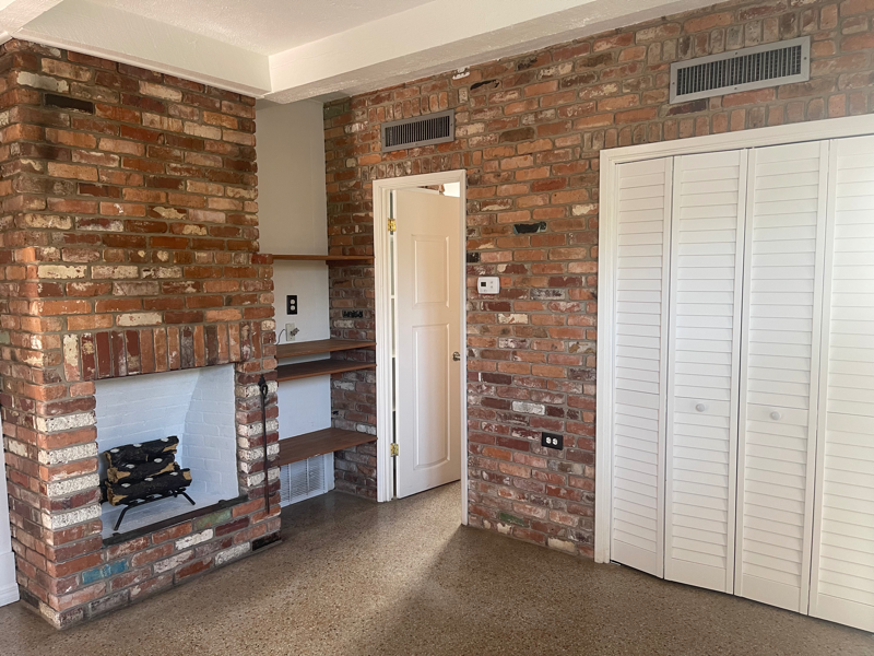 912 N Grandview Ave - Photo 7 of 11