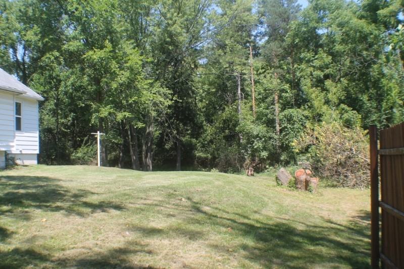 2444 E Lake Lansing Rd - Photo 2 of 26