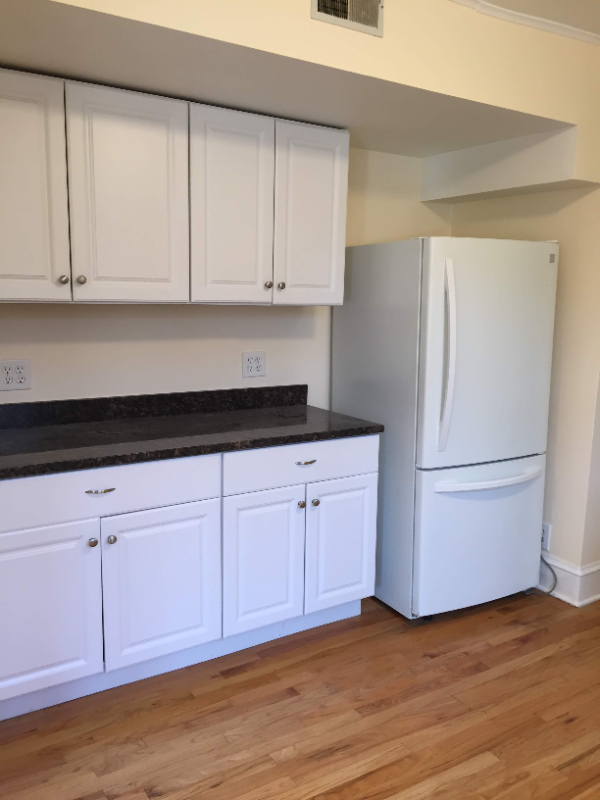 832 W 34th Pl #2 - Photo 3 of 15