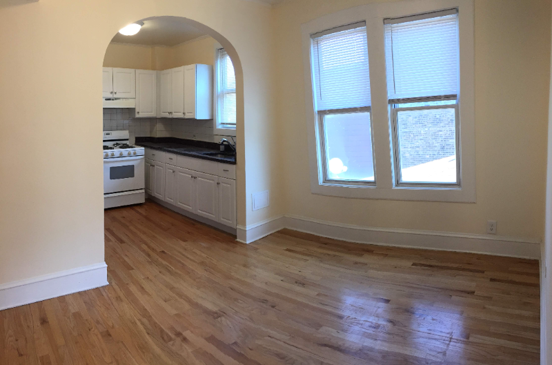 832 W 34th Pl #2 - Photo 4 of 15