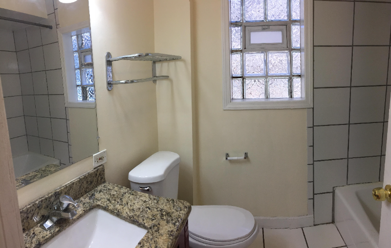 832 W 34th Pl #2 - Photo 6 of 15