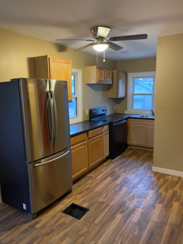 313 Brooklyn Ave - Photo 5 of 13