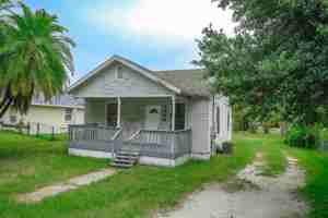 featured image of 1808 17th St E