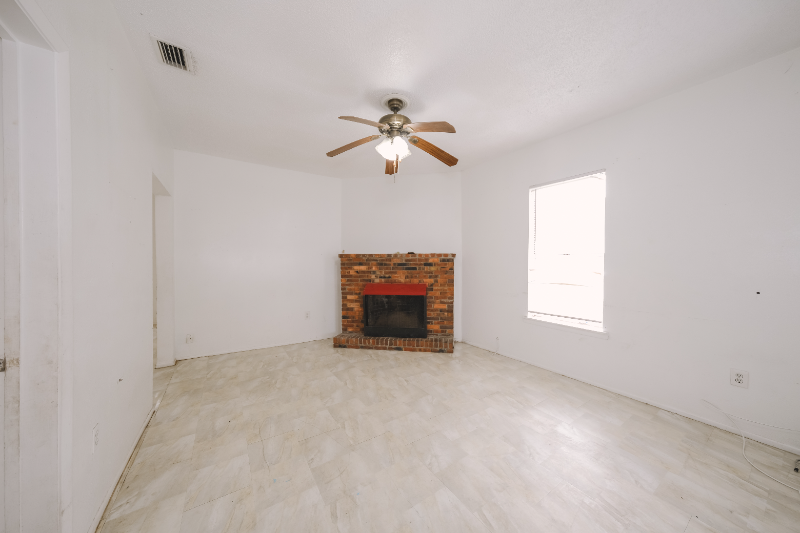 1808 17th St E - Photo 2 of 17