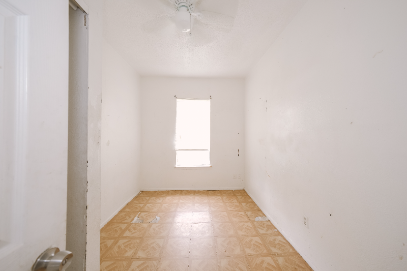 1808 17th St E - Photo 4 of 17