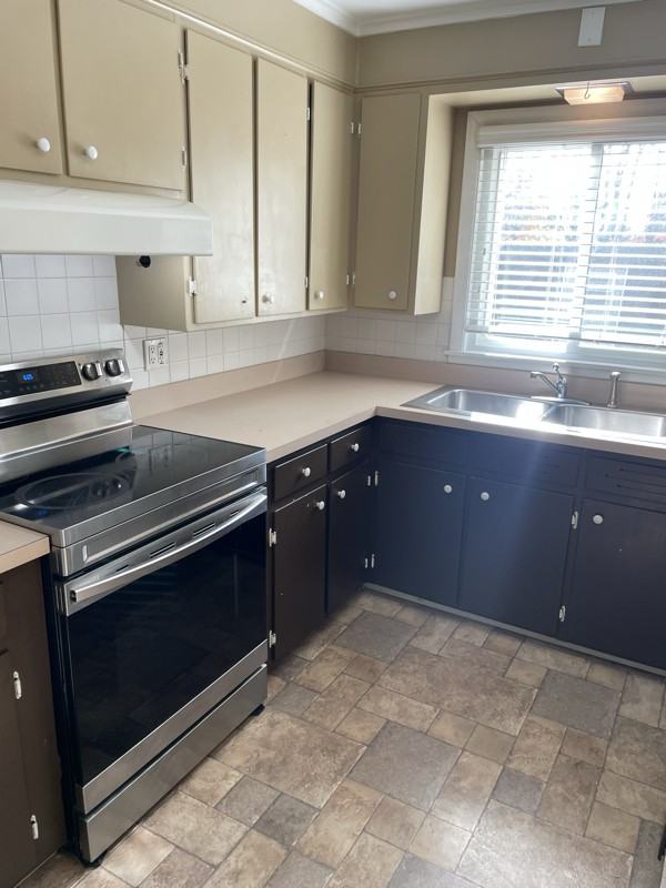 189 Russell St - Photo 2 of 9