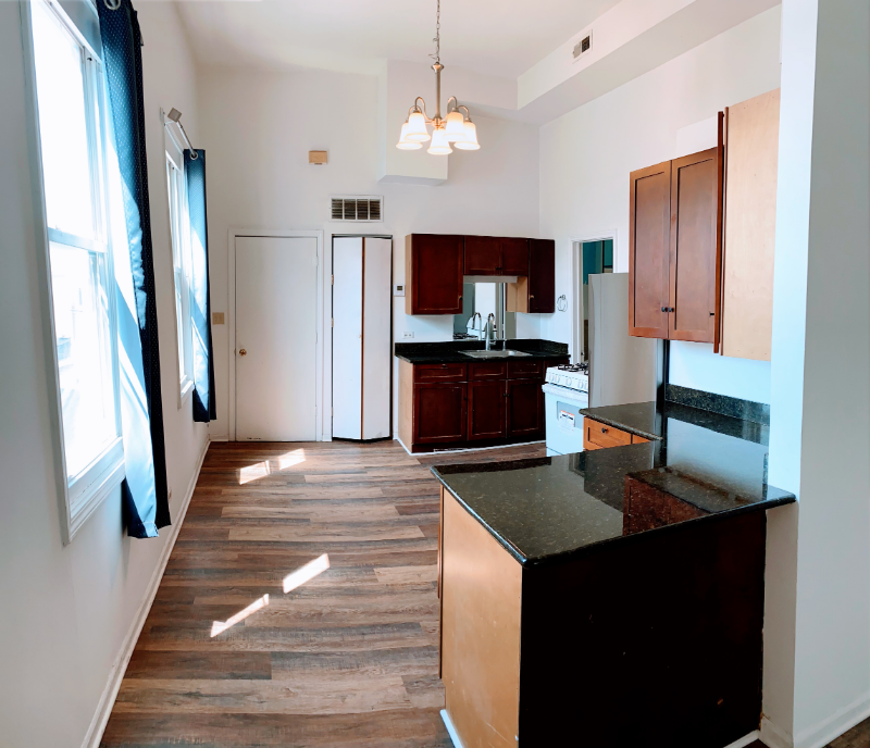 2906 S Wells St #2 - Photo 3 of 22