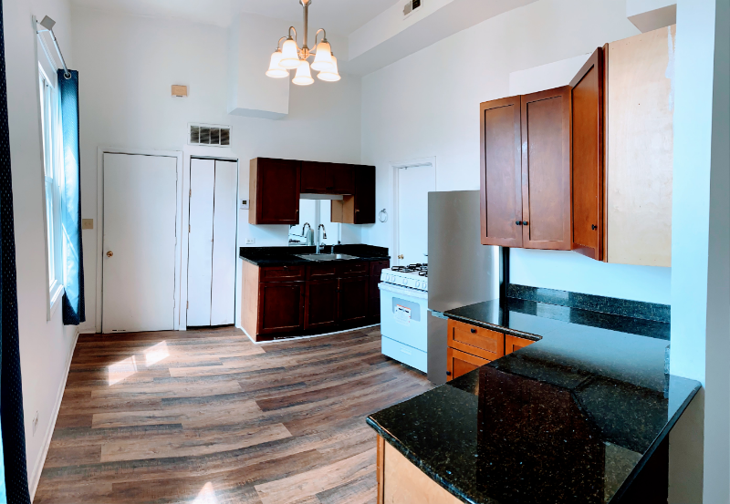 2906 S Wells St #2 - Photo 4 of 22