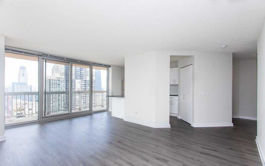 599 N State St - Photo 2 of 7