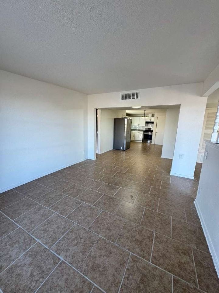 10141 Milan St - Photo 2 of 11