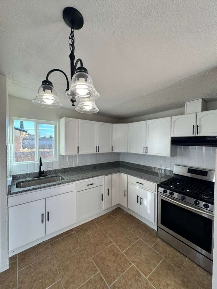 10141 Milan St - Photo 3 of 11