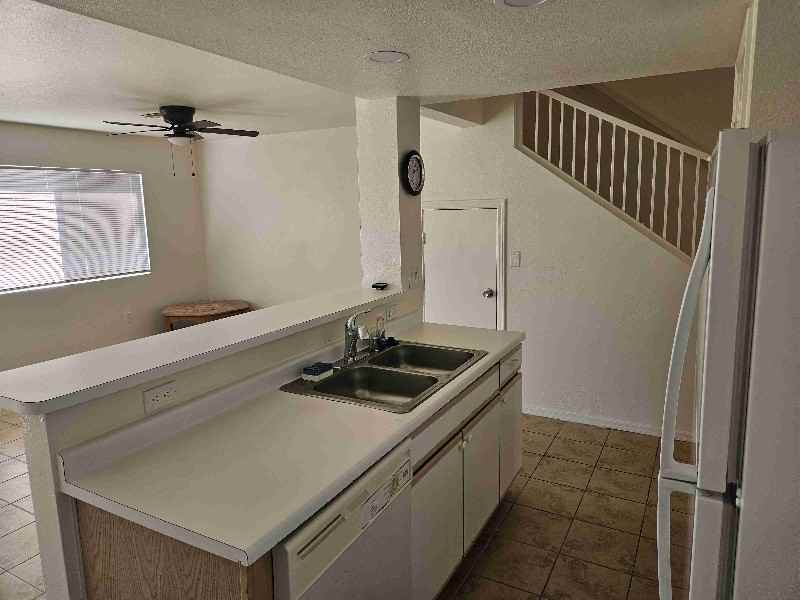 3440 Sunriver Rd #3 - Photo 7 of 20