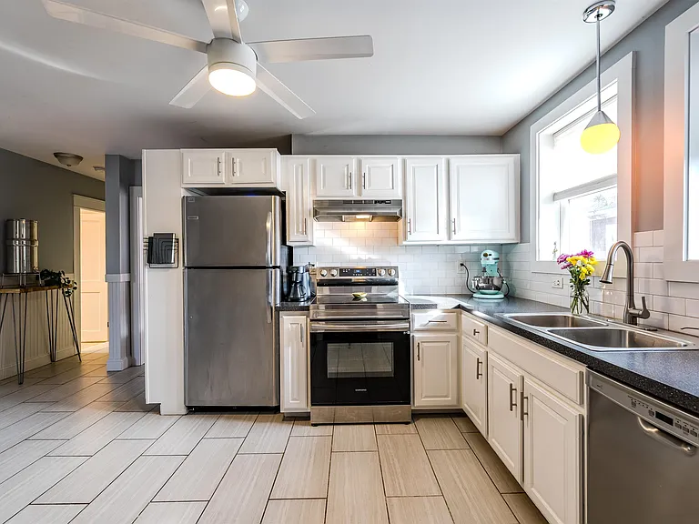 232 Conant St #B - Photo 6 of 19