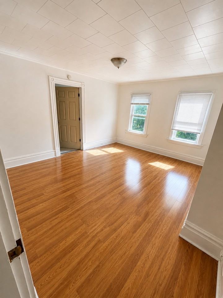 404 Curtin Ave - Photo 4 of 16