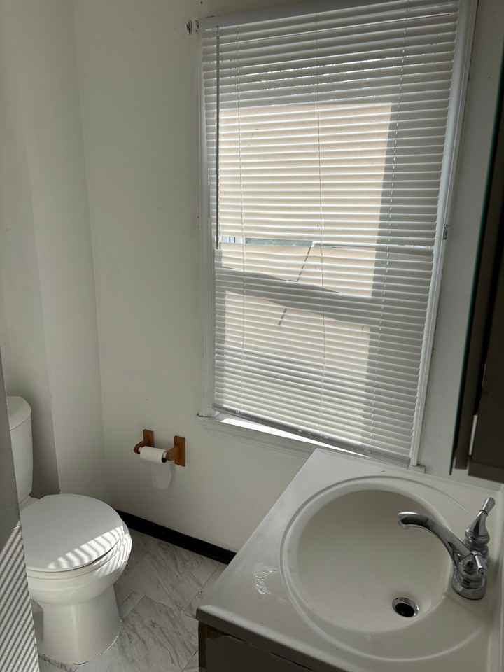 404 Curtin Ave - Photo 6 of 16
