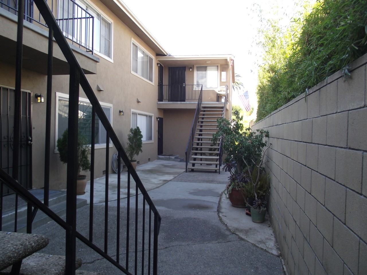231 Grand Ave #5 - Photo 2 of 11