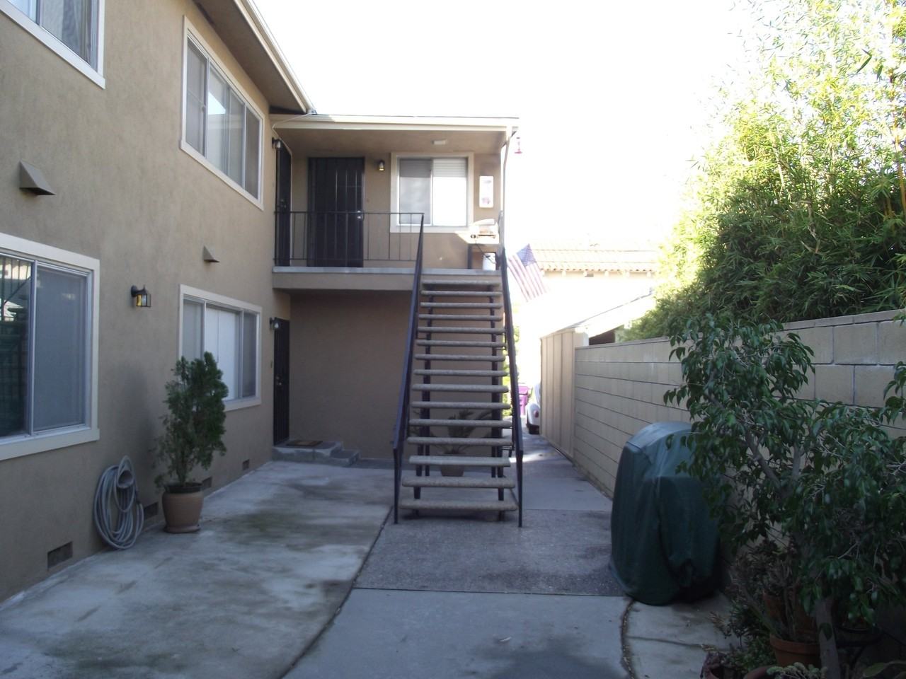 231 Grand Ave #5 - Photo 3 of 11