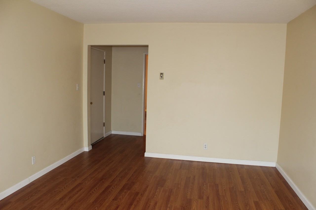 231 Grand Ave #5 - Photo 7 of 11