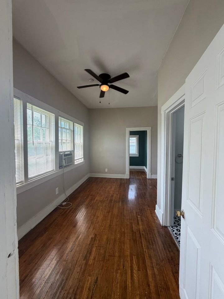 124 N Pearl Ave #1 - Photo 5 of 13