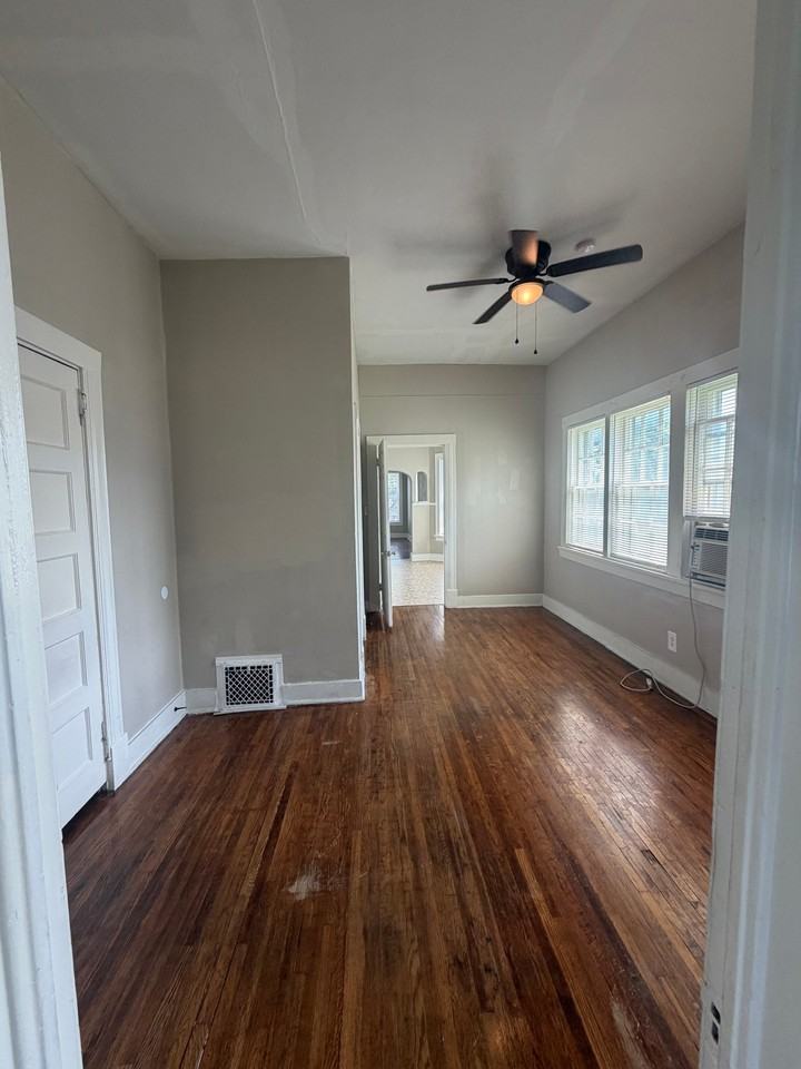 124 N Pearl Ave #1 - Photo 6 of 13