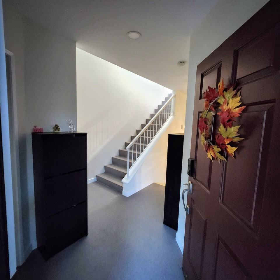 26286 Hanover Ln - Photo 2 of 20