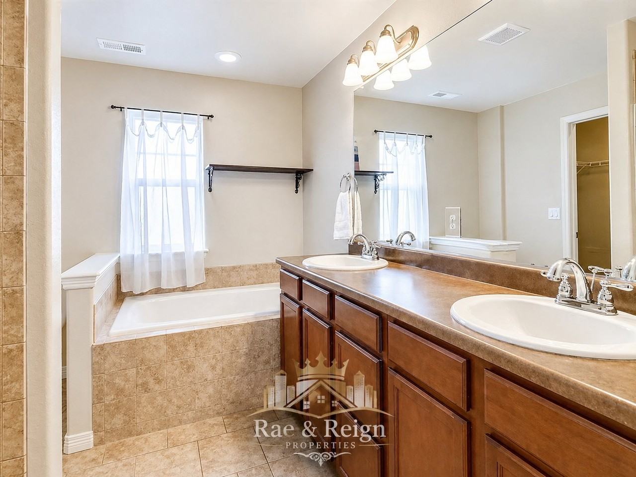 12029 Eagle Crest Ct - Photo 6 of 13
