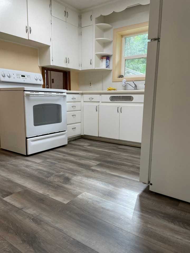 562 Kelly Blvd - Photo 6 of 20
