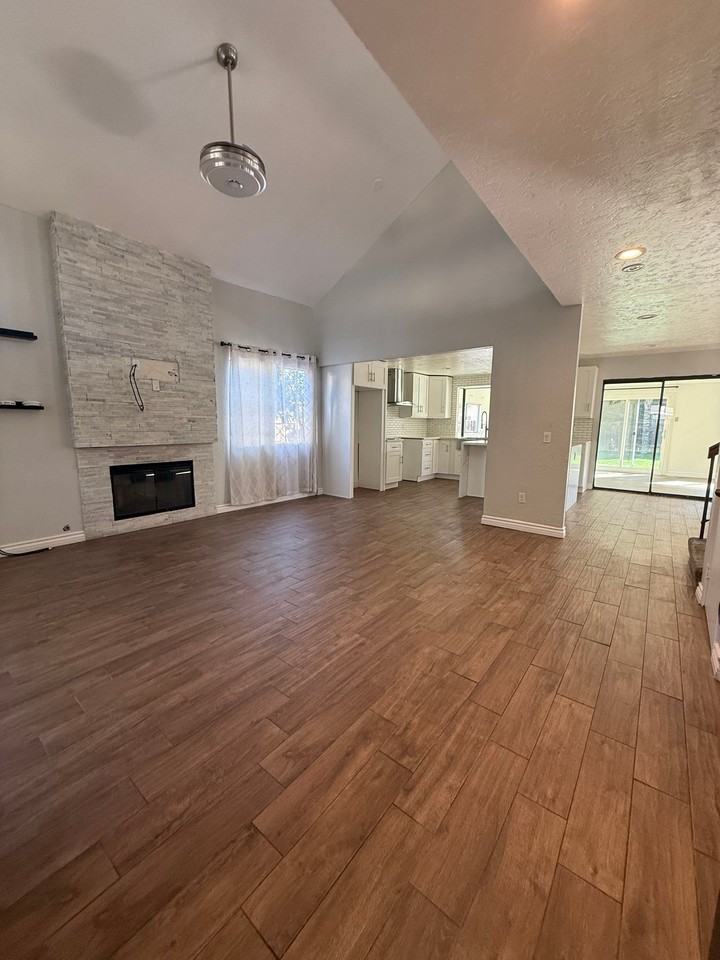 15831 Nan Ave - Photo 4 of 25